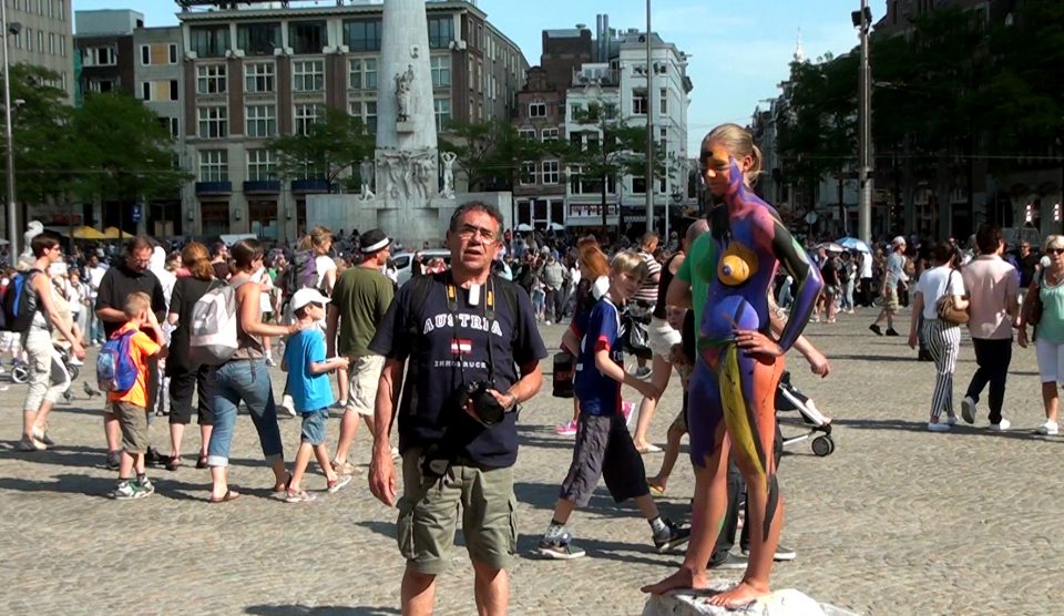 Europa. Alessandro nella piazza del DAM ad Amsterdam